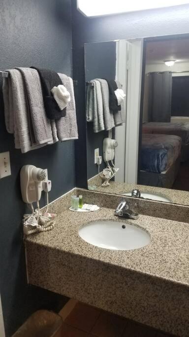 סטילווטר Hotel 2 Queen Beds Hotel Room 128 Booking מראה חיצוני תמונה